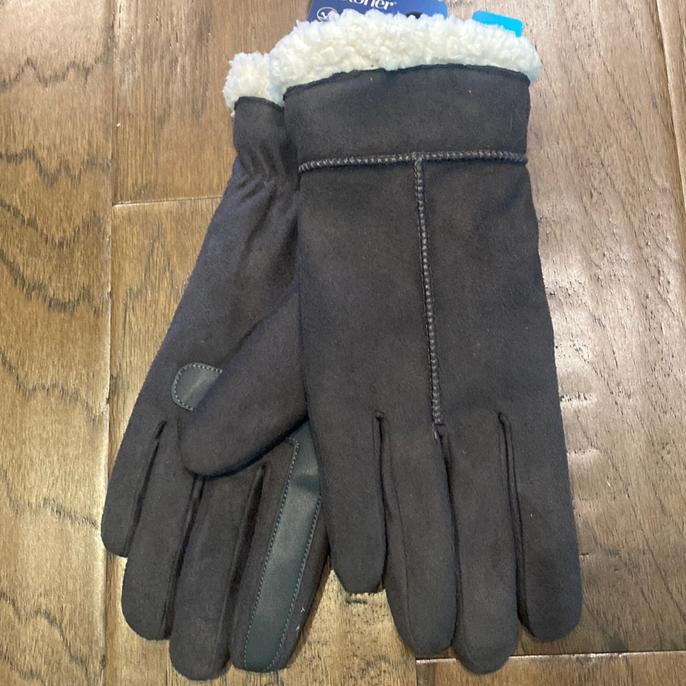 Black Isotoner Gloves